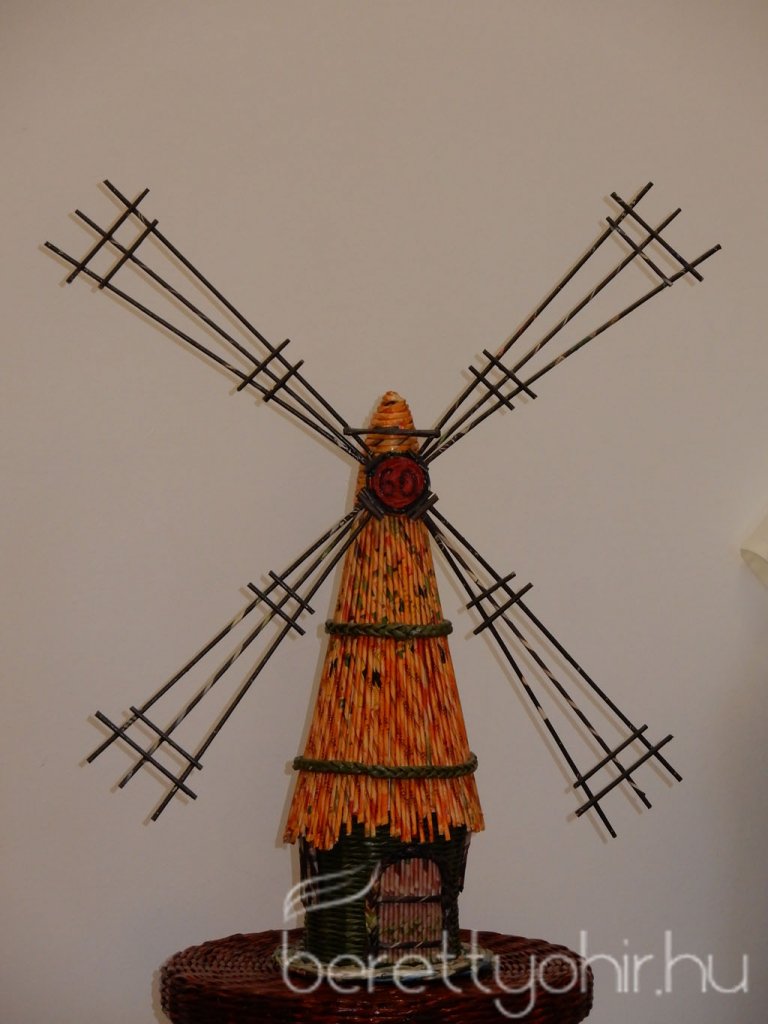 A berettyóújfalui papírfonó kör kiállítása 12